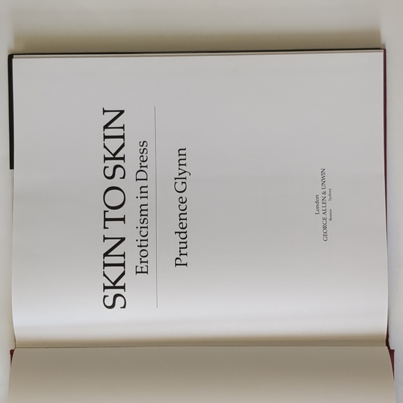 Skin to Skin: Eroticism in Dress - 1982 - Picture 4 of 15